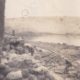 Abri allemand aménagé à côté de l'étang de Vaux. Photographie, été 1916. © Mémorial de Verdun