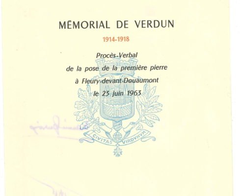 Procès-verbal de la pose de la première pierre du Mémorial de Verdun à Fleury-devant-Douaumont, le 23 juin 1963. Collection Mémorial de Verdun © Mémorial de Verdun