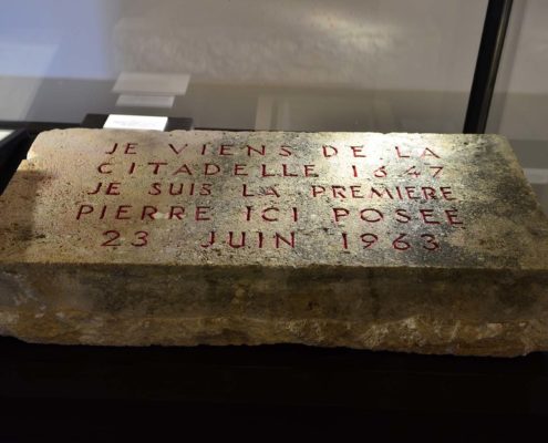 Première pierre de la construction du Mémorial, 23 juin 1963. Collection Mémorial de Verdun. © Mémorial de Verdun.