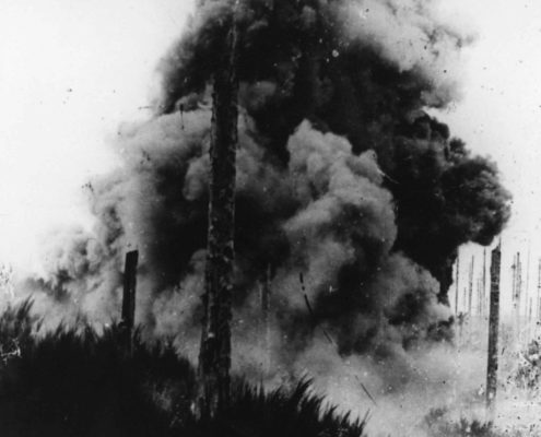 Explosion d’un gros obus. Photographie, s.d. © Mémorial de Verdun