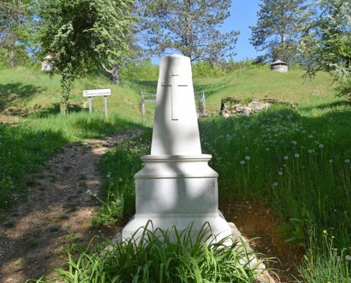 Le monument en hommage à Pierre Cazalis de Fondouce à l’abri des quatre cheminées. © Mémorial de Verdun
