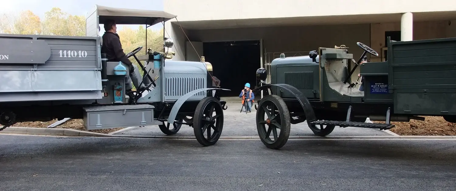 Octobre 2015. Rapatriement des camions Berliet dans l’aile de la Voie sacrée.