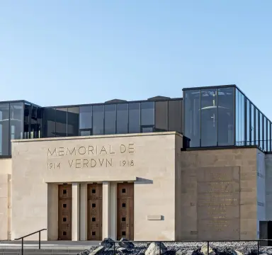 1.memorial_exterieur.jpg