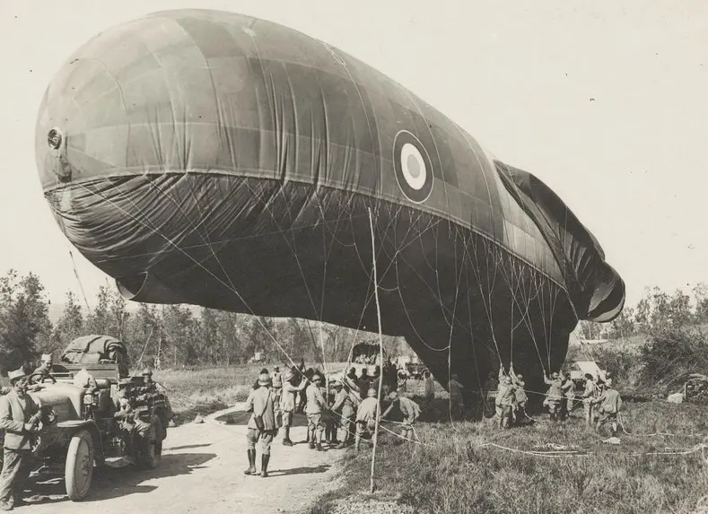 fismes_pres_ballon_d_observation_et_son_treuil_mecanique_ascension_du_ballon_4.9.18_bdic_val_071_120.jpg