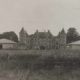 Le Petit Monthairon. Le château occupé par un hôpital d’évacuation, 15 août 1916. Photographie. © La contemporaine (BDIC_VAL_202_112).